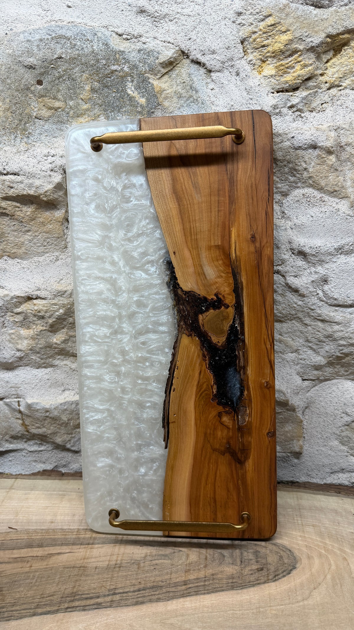 Petit plateaux en pommier et résine