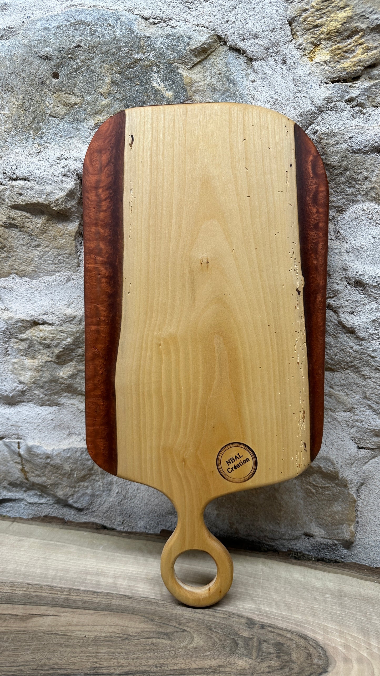 Planches apéritives en merisier / résine époxy
