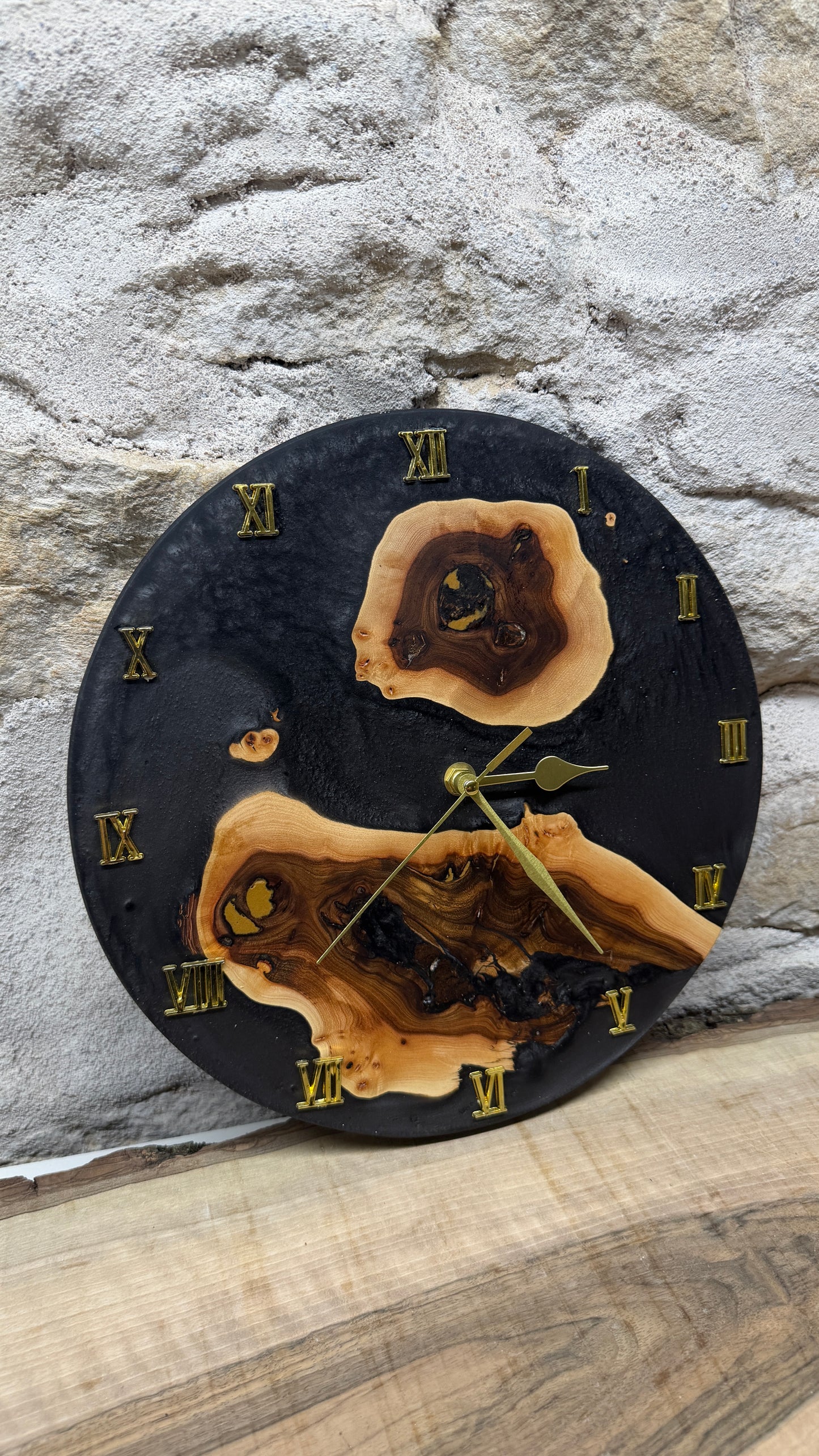 Horloge en orme noir
