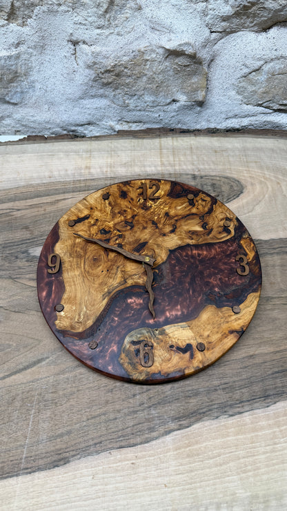 Horloge en poirier
