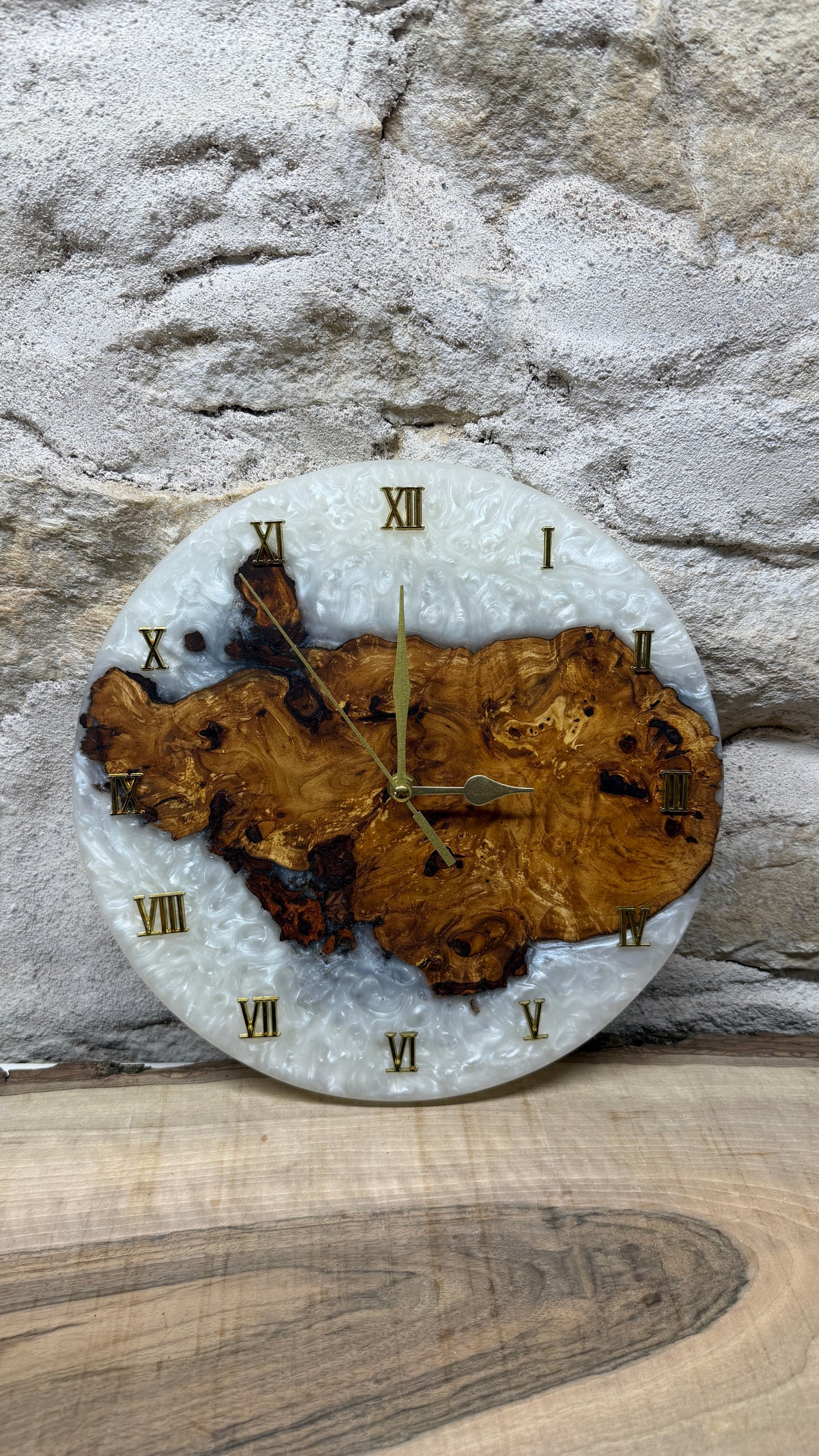 Horloge en poirier
