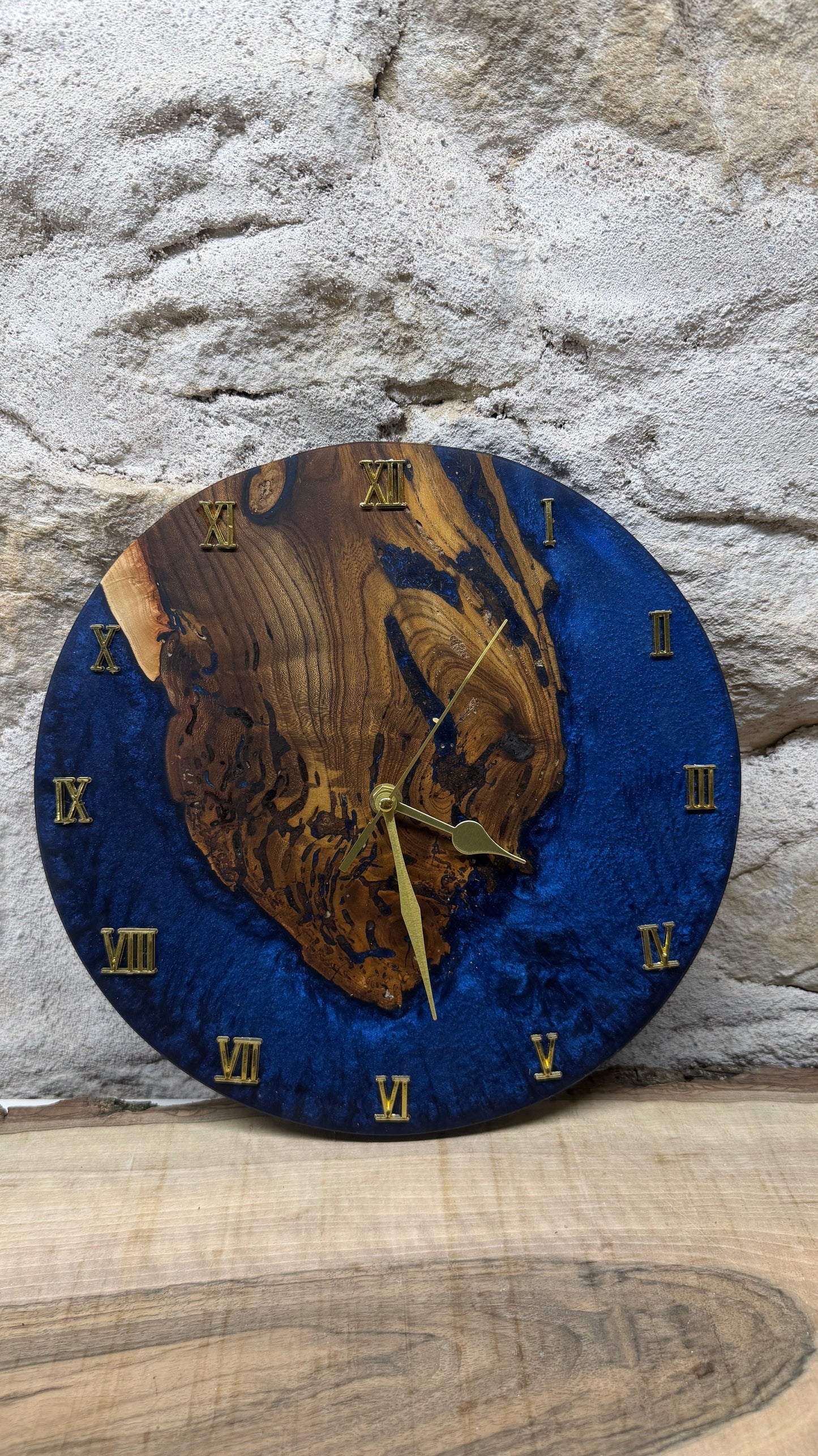 Horloge en orme noir