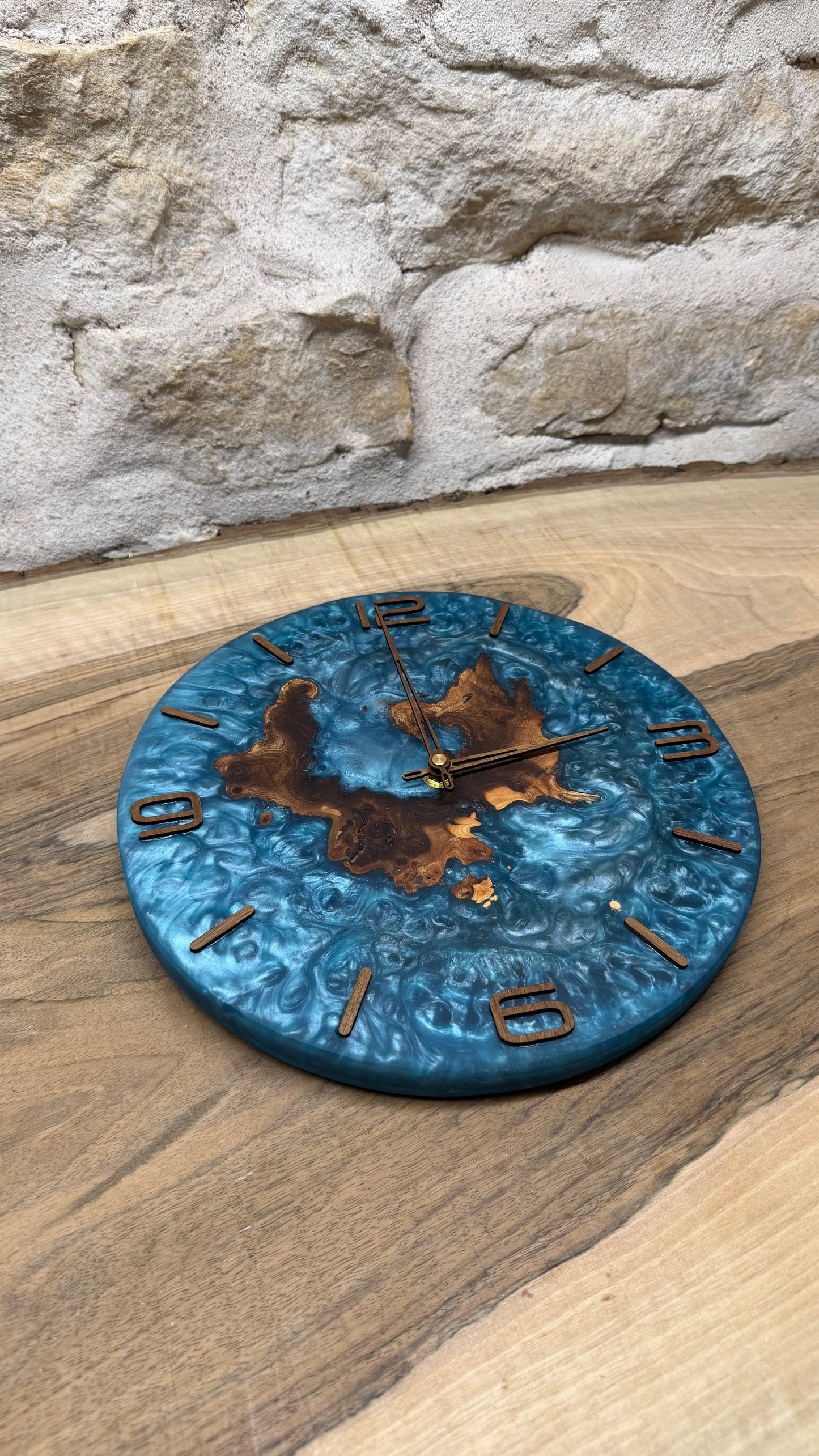 Horloge en orme noir