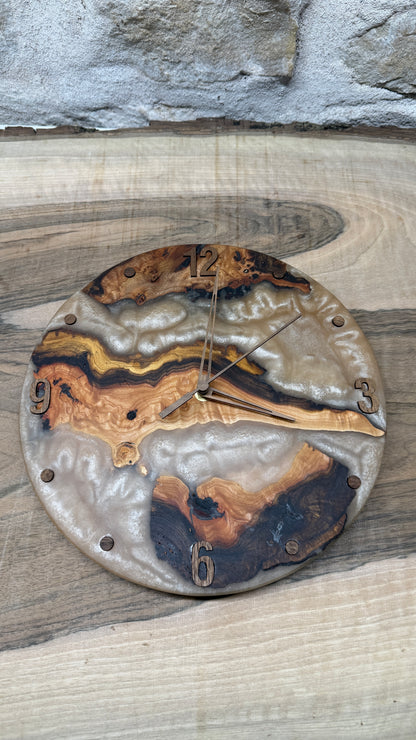 Horloge en orme noir