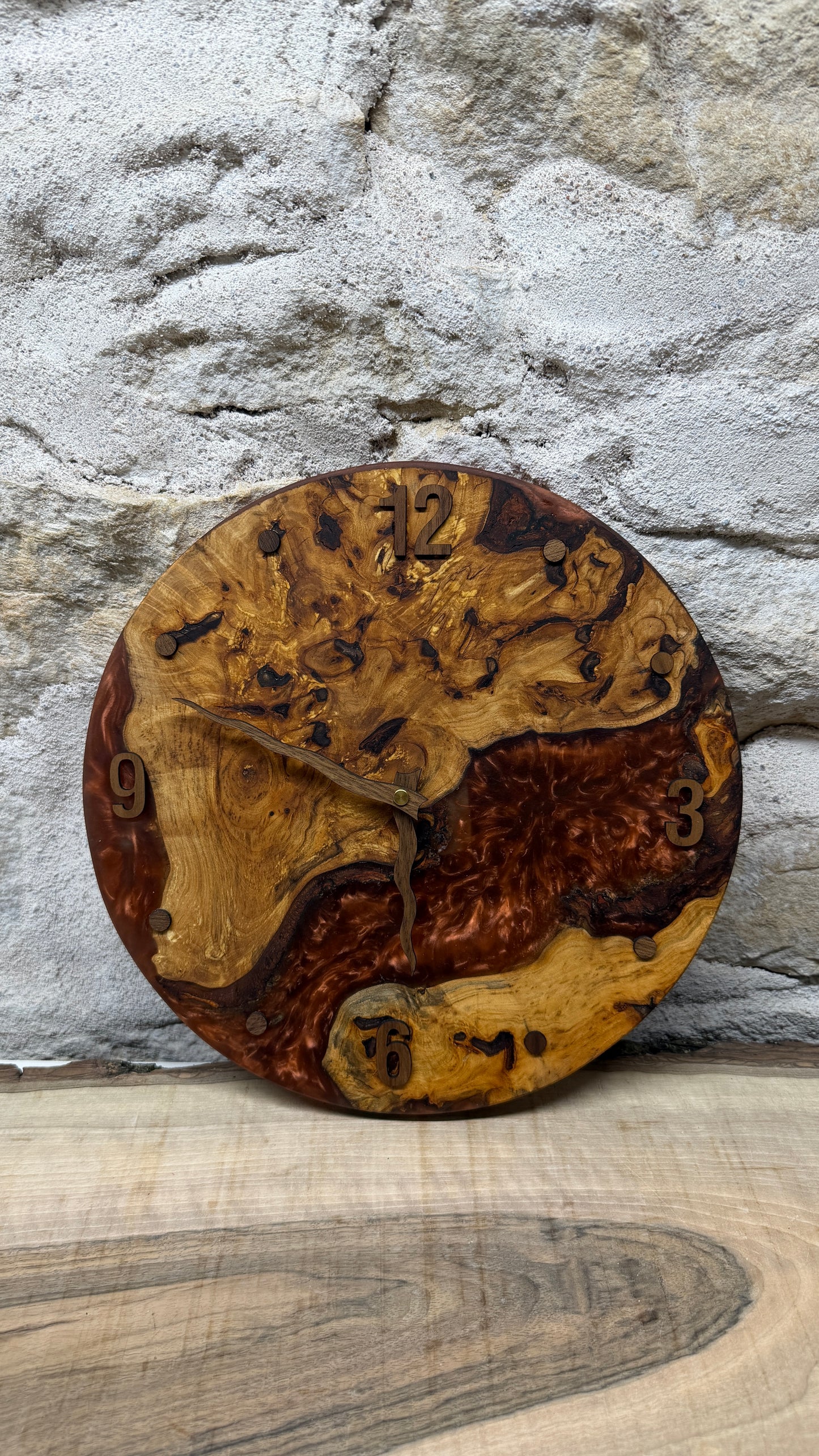 Horloge en poirier