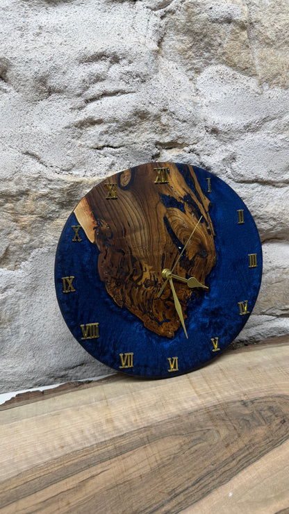 Horloge en orme noir