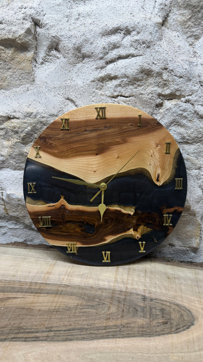 Horloge en orme noir