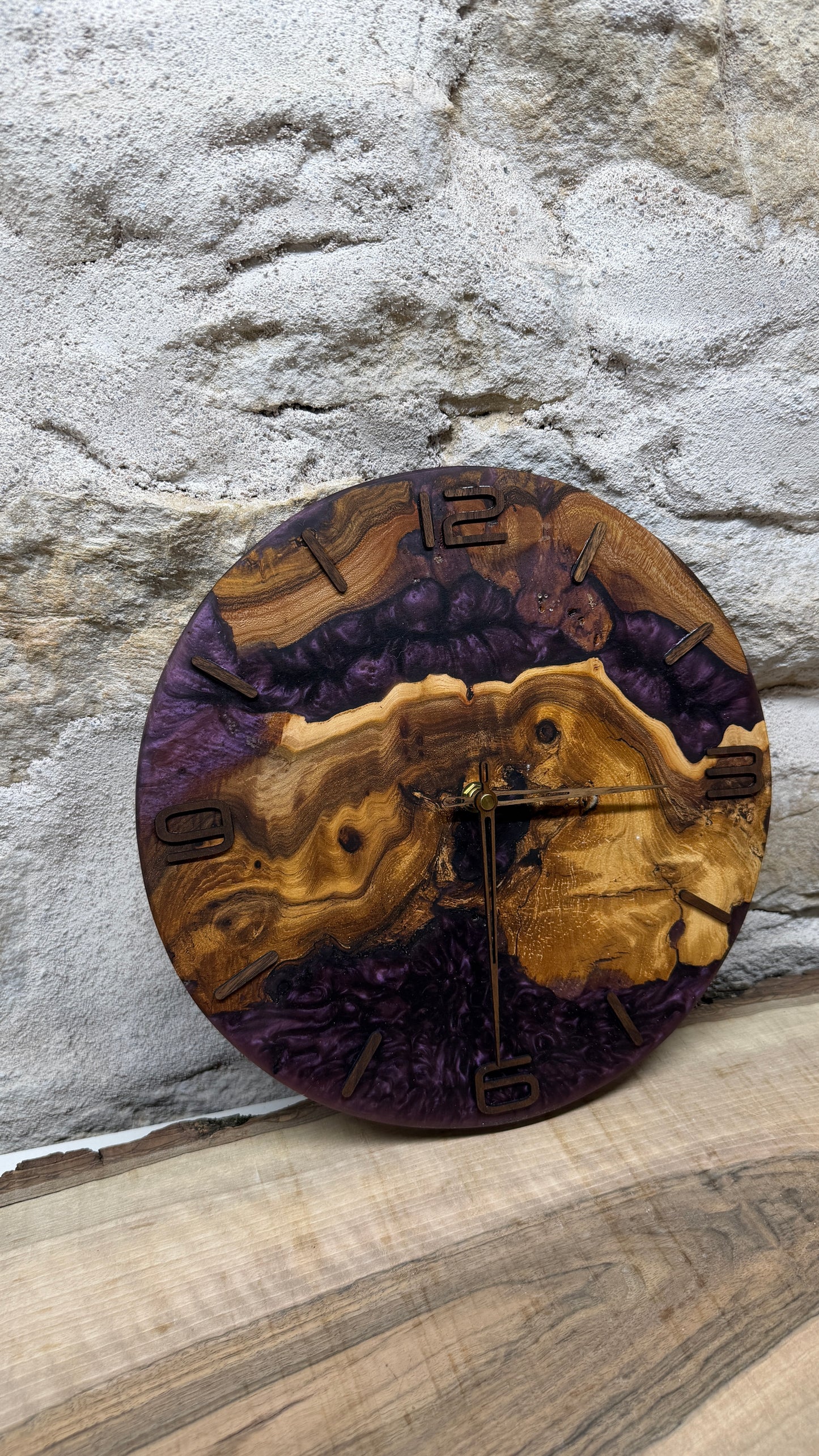 Horloge en orme noir