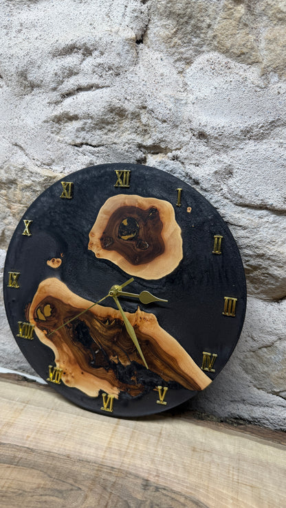 Horloge en orme noir