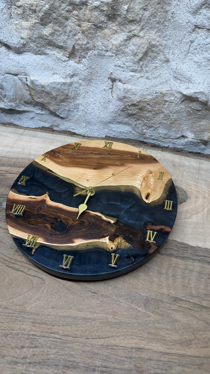 Horloge en orme noir