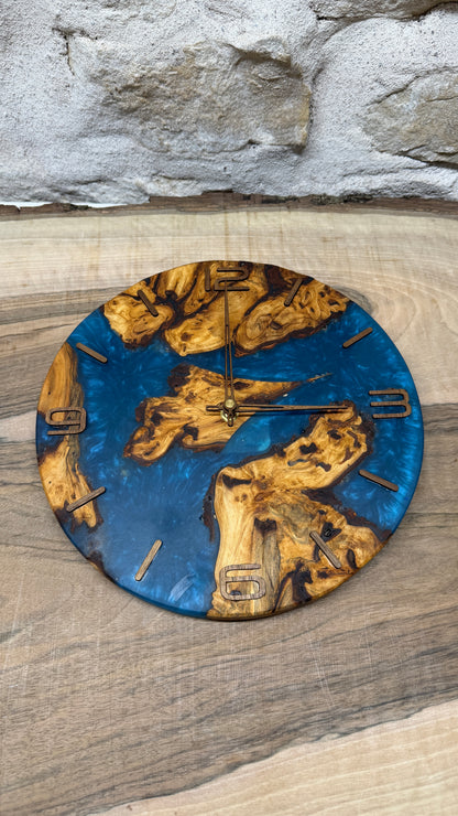 Horloge en poirier