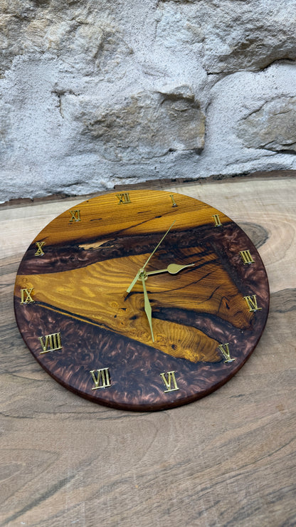 horloge en murier et résine époxy