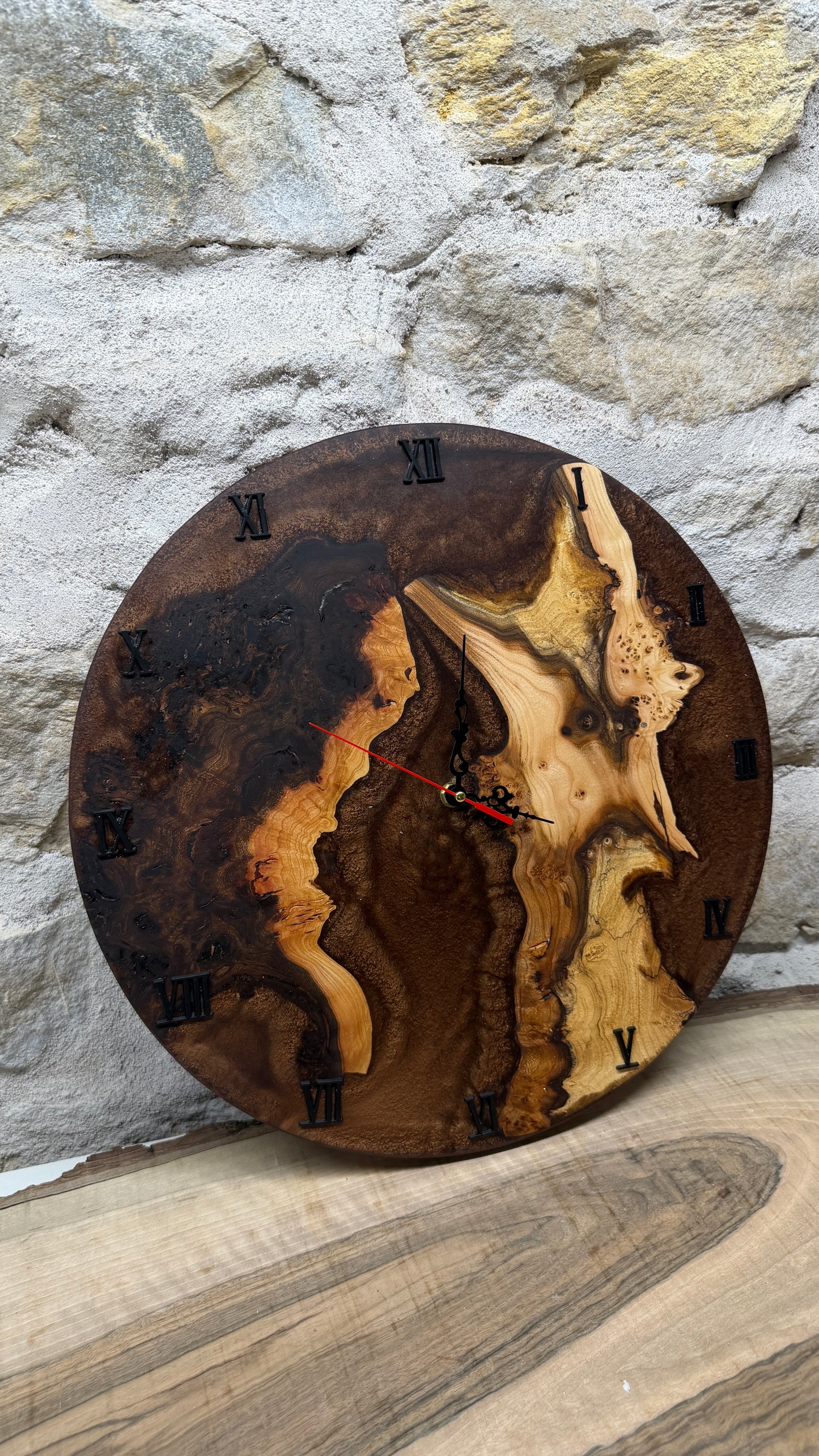 Horloge en orme noir