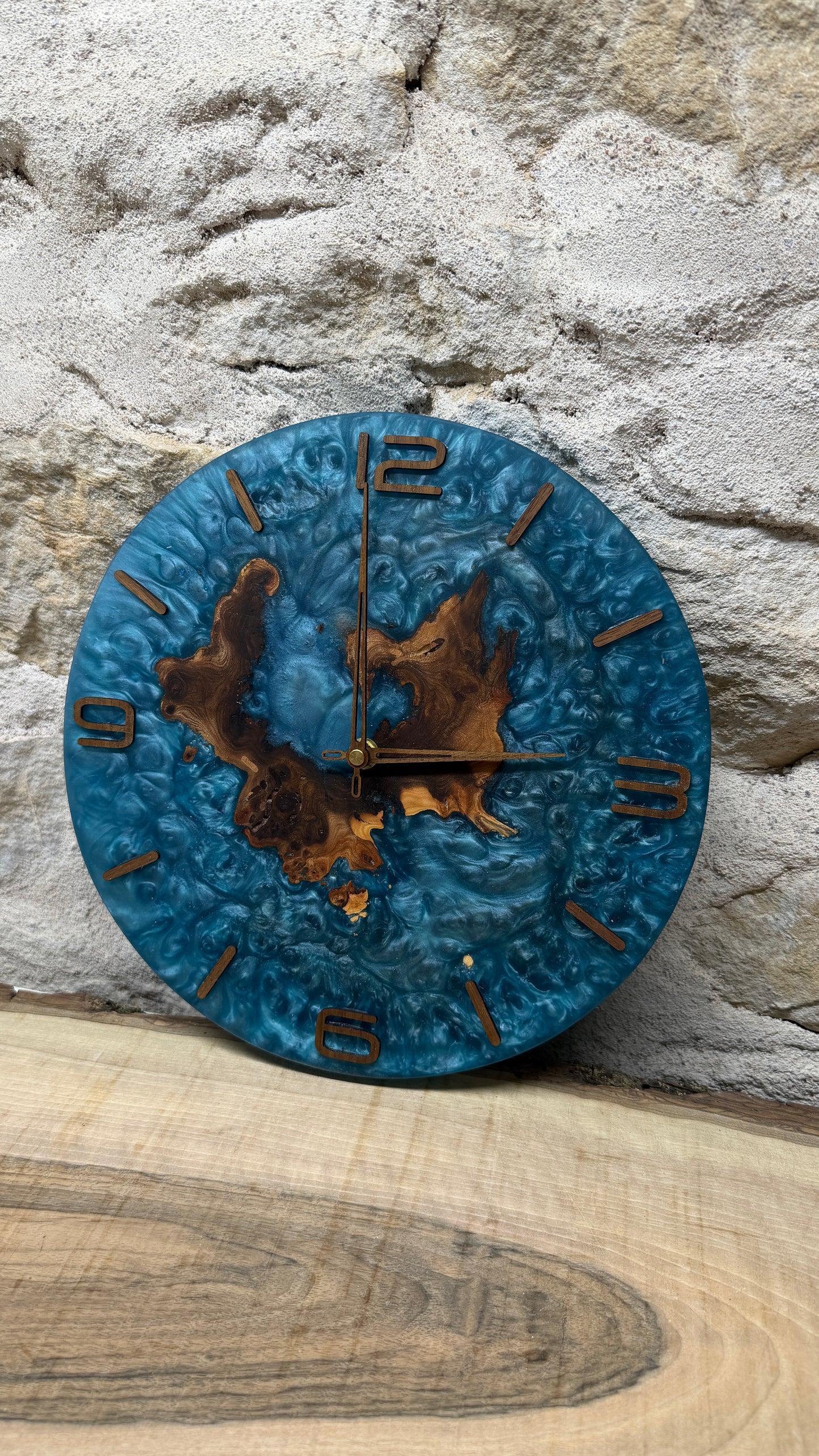 Horloge en orme noir
