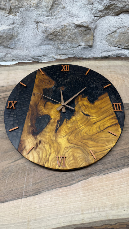 horloge en murier et résine époxy