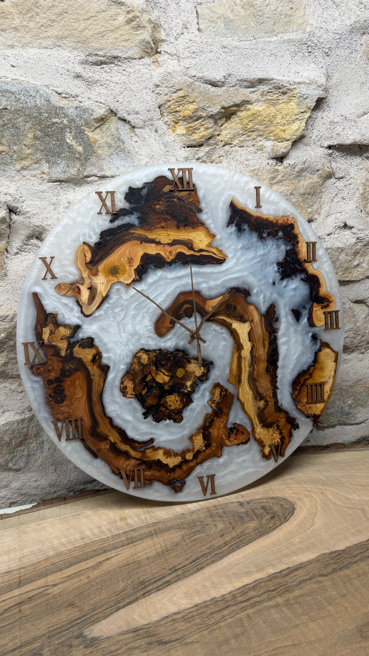 Horloge en orme noir