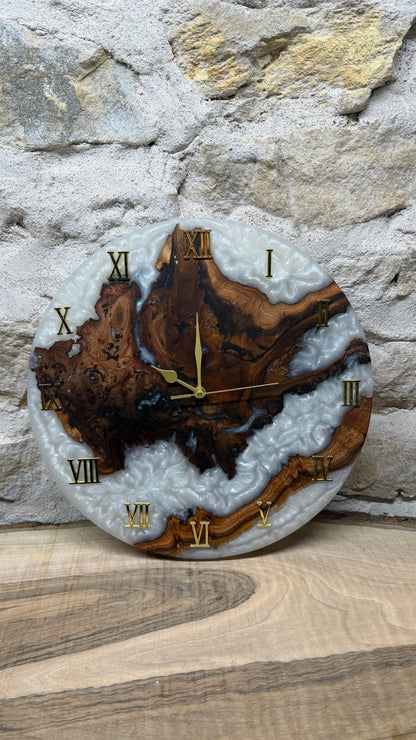 Horloge en orme noir