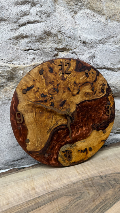 Horloge en poirier
