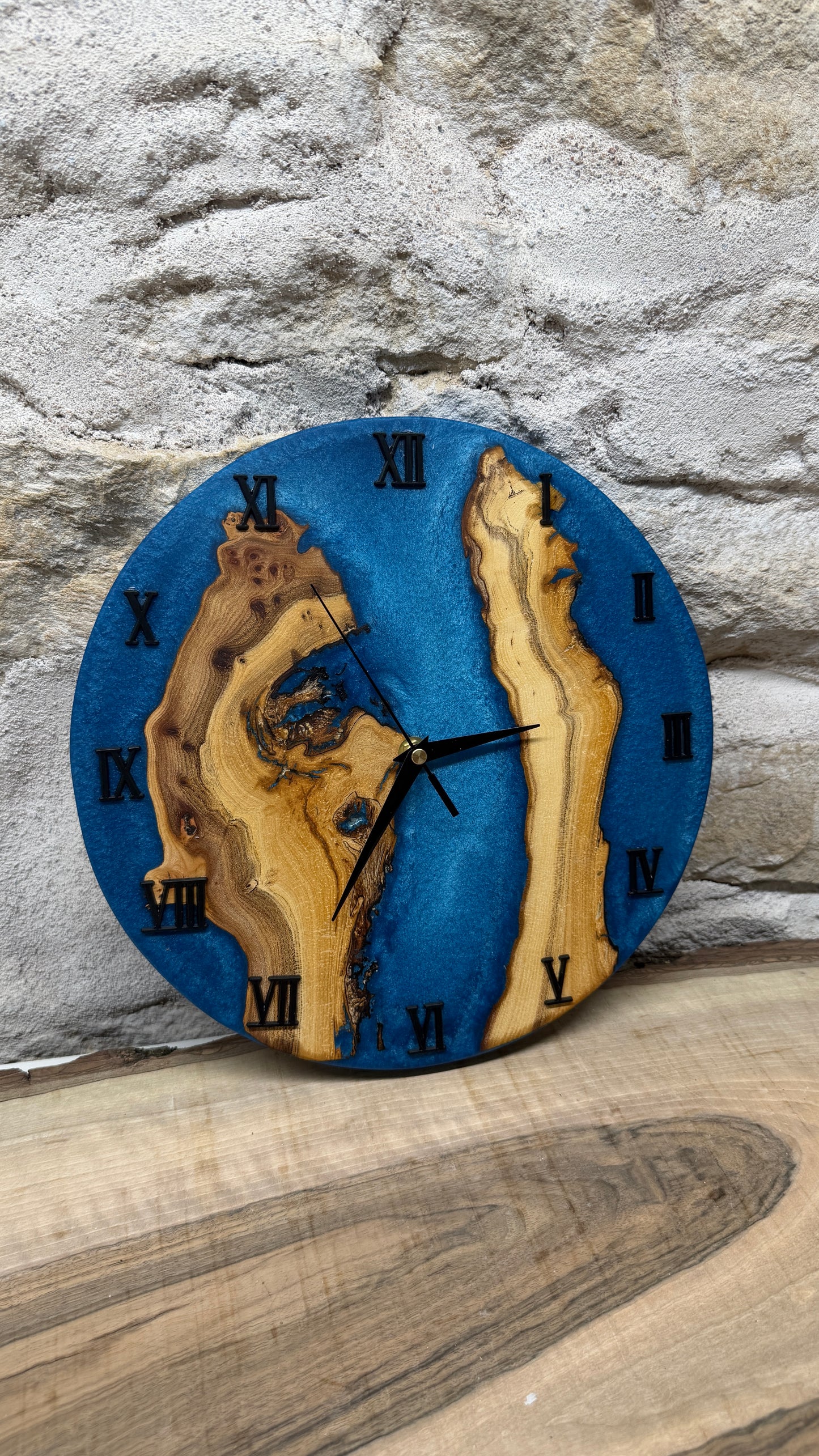 Horloge en orme noir