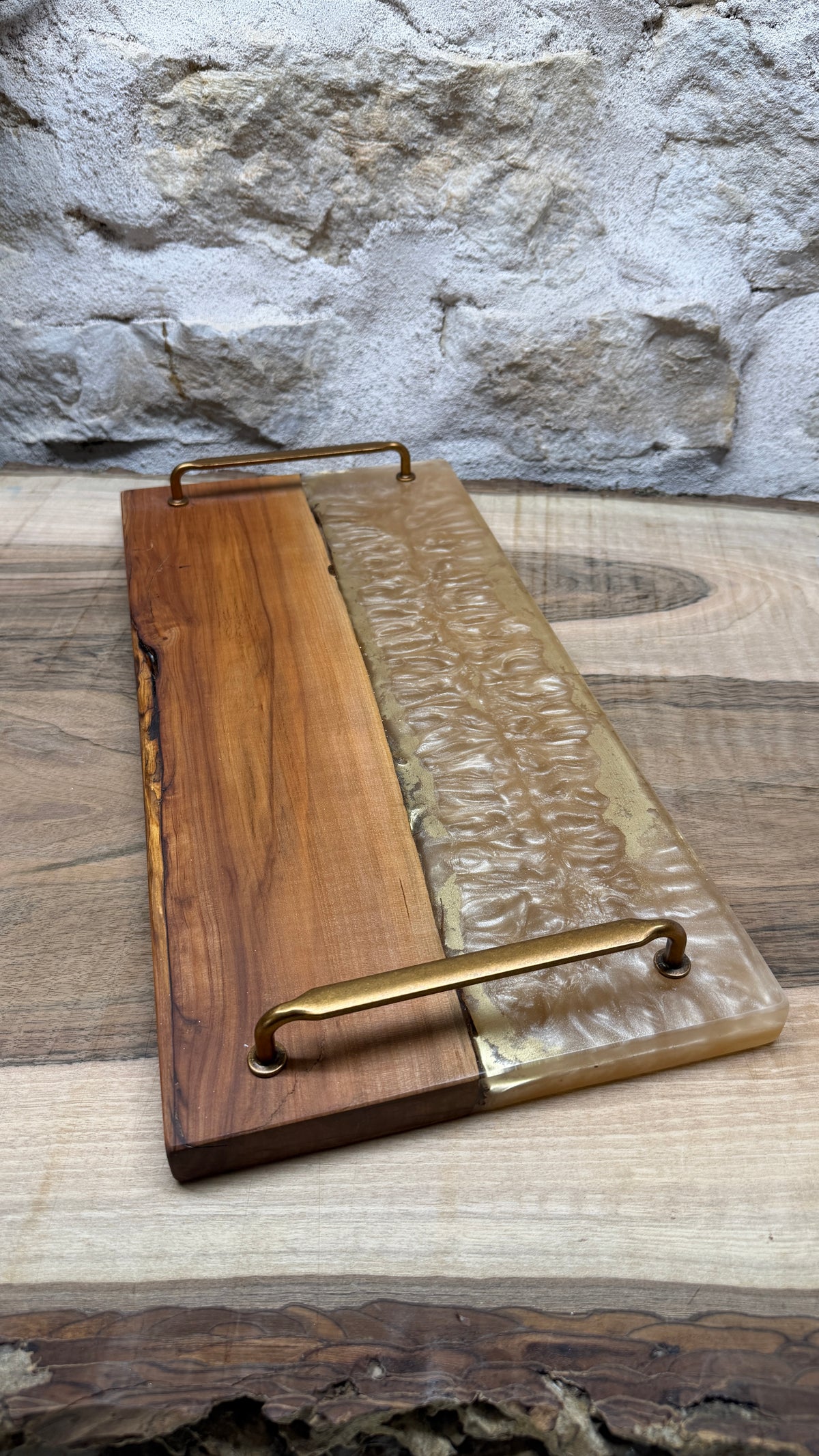 Petit plateaux en pommier et résine