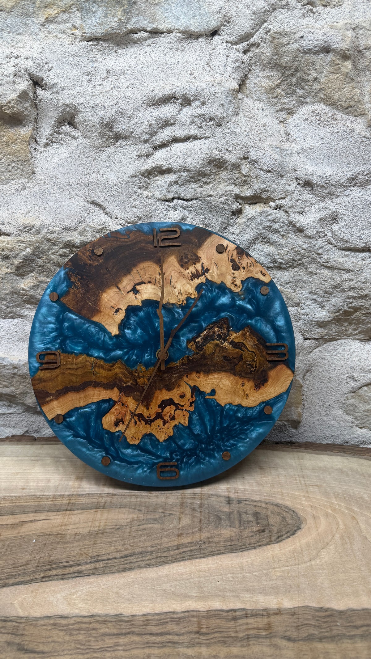 Horloge en orme noir