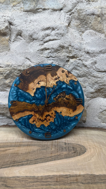 Horloge en orme noir