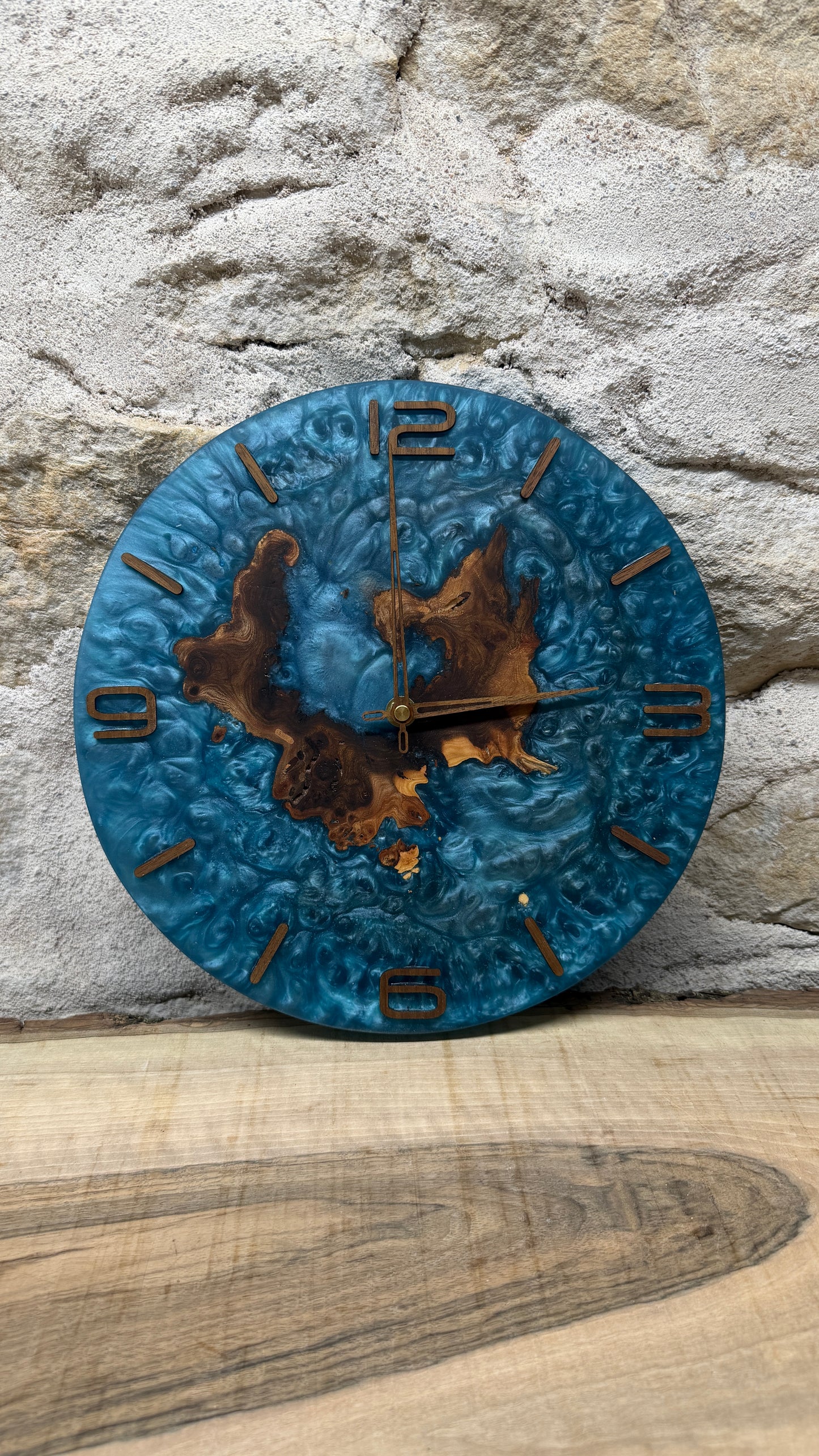 Horloge en orme noir