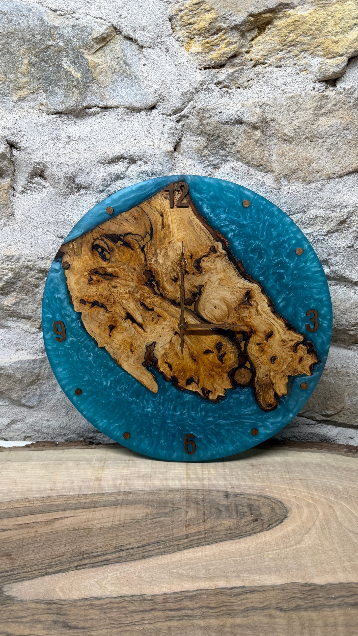 Horloge en poirier