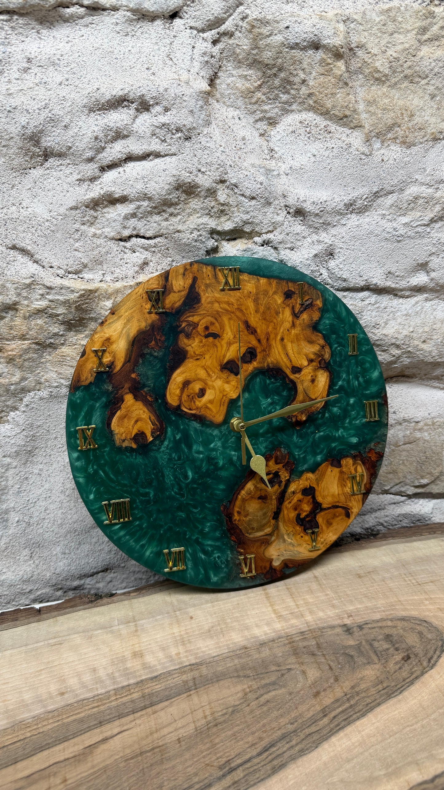 Horloge en poirier