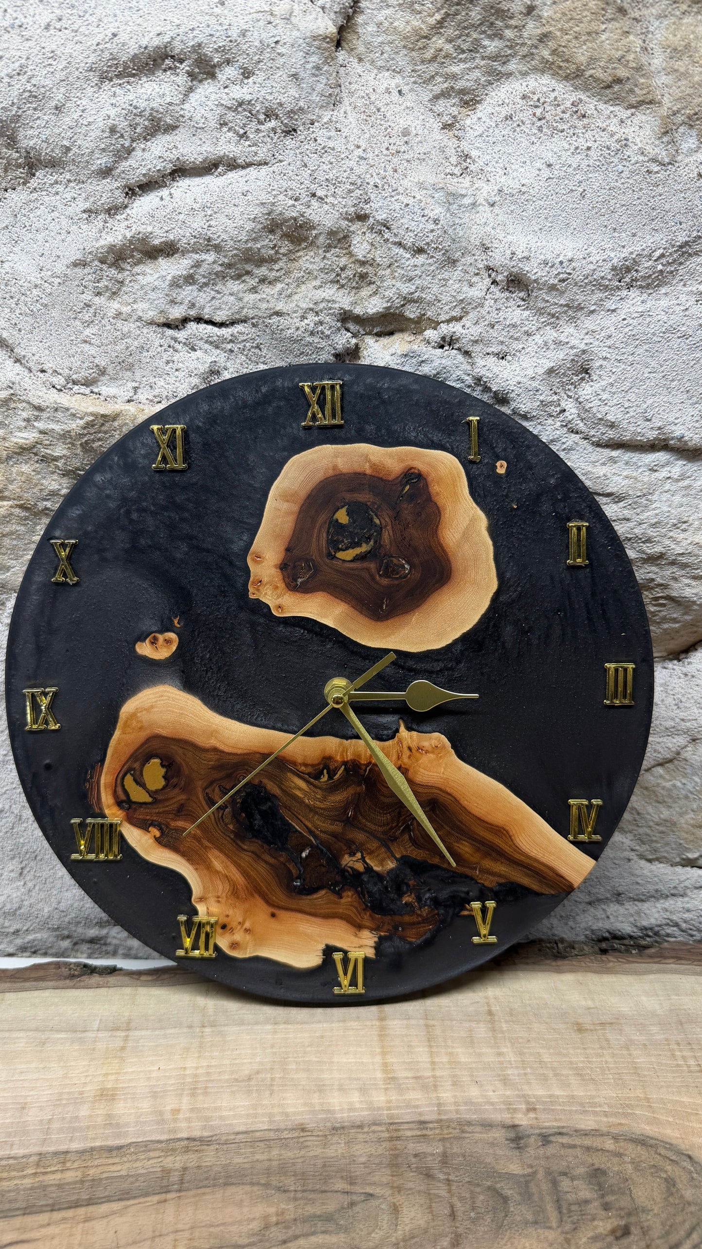 Horloge en orme noir