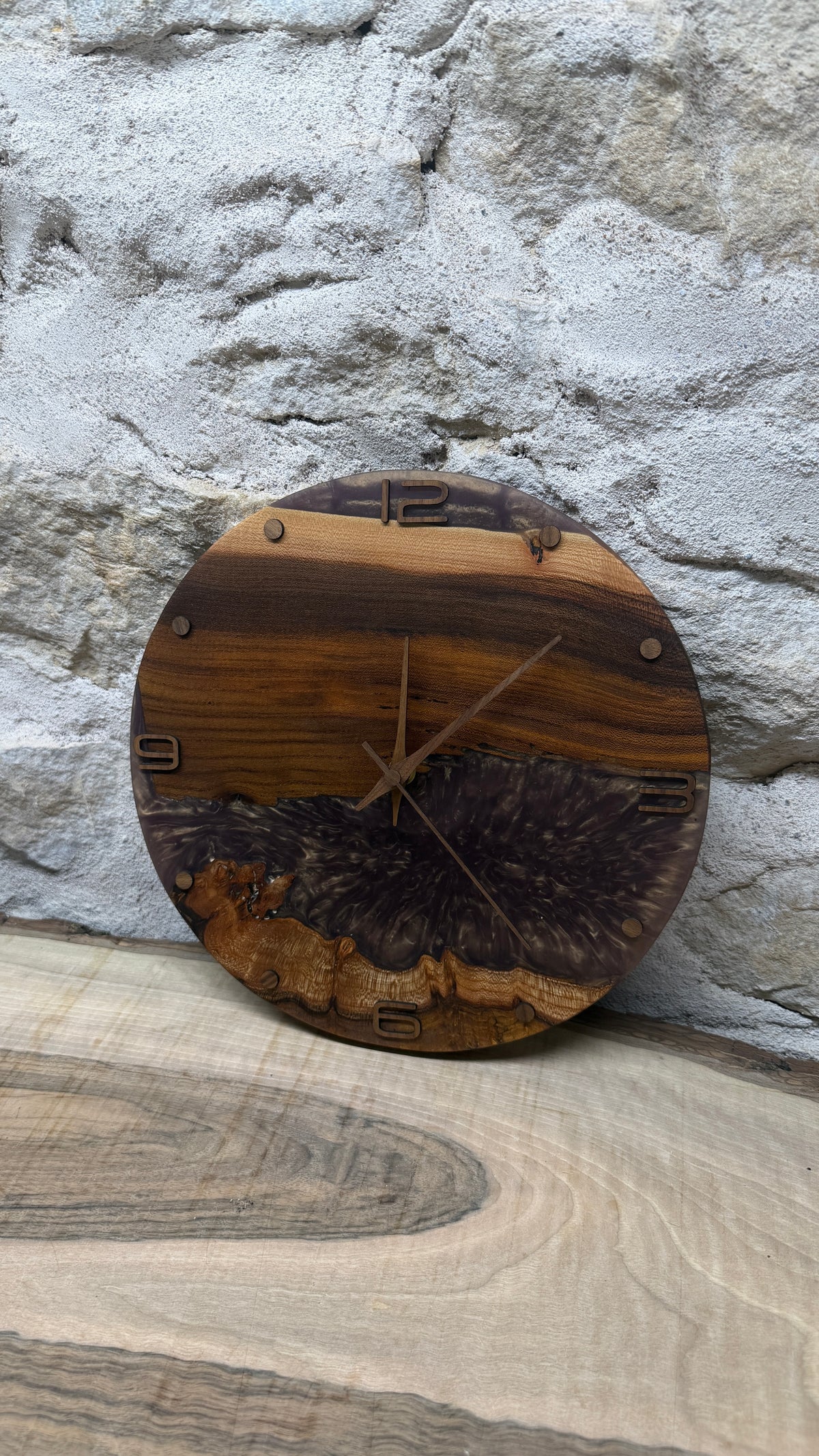 Horloge en orme noir