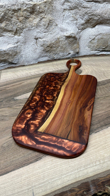 Planches apéritives en quetschier/ résine époxy