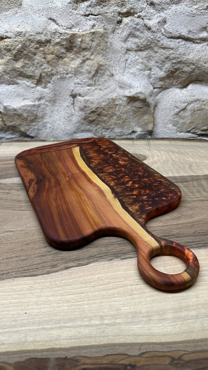 Planches apéritives en quetschier/ résine époxy