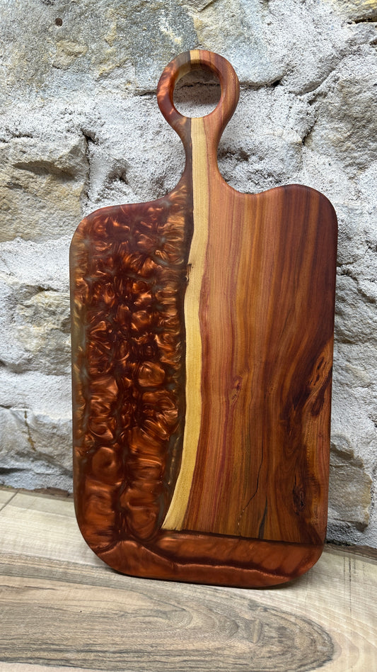 Planches apéritives en quetschier/ résine époxy