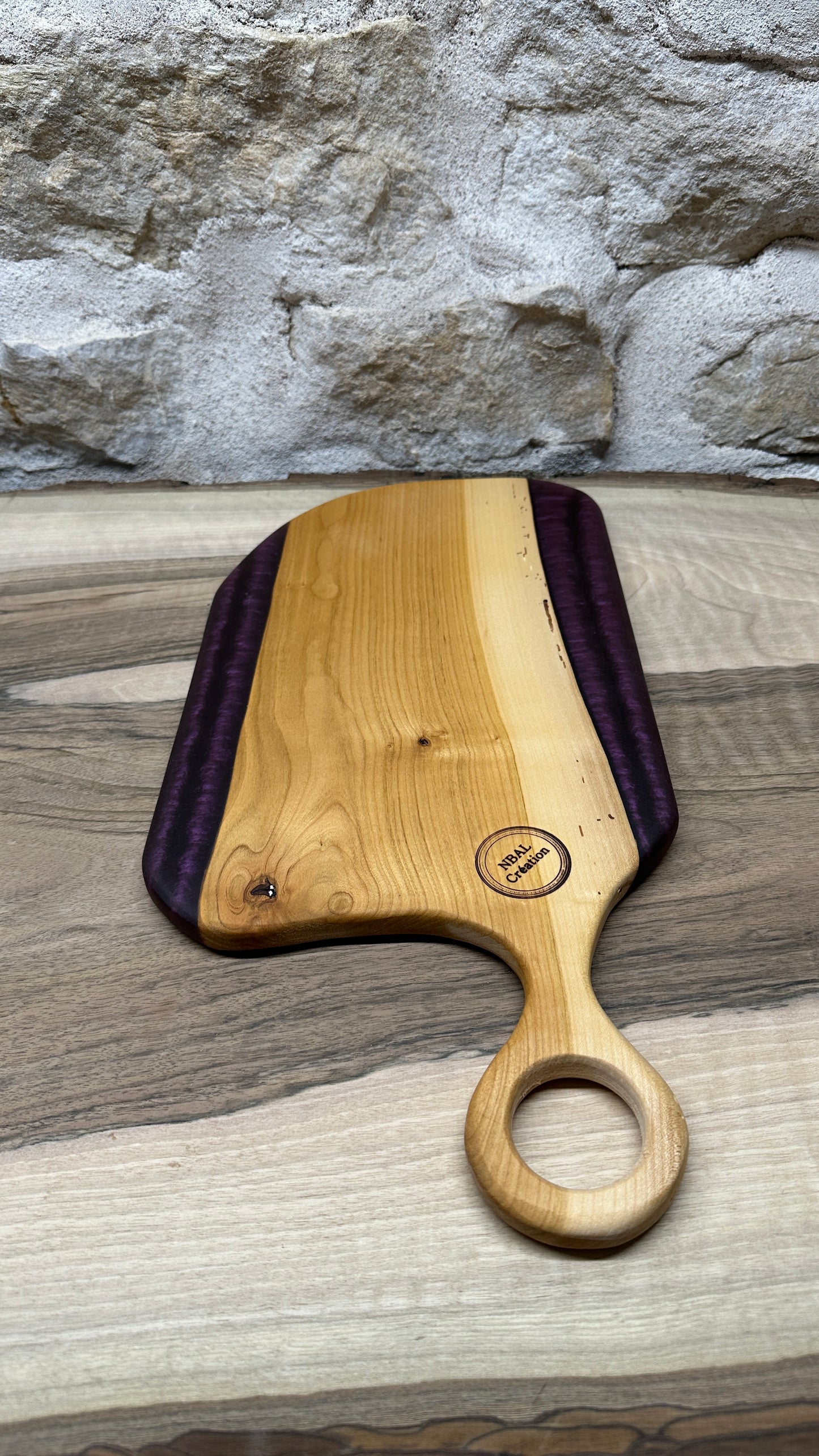 Planches apéritives en merisier  / résine époxy