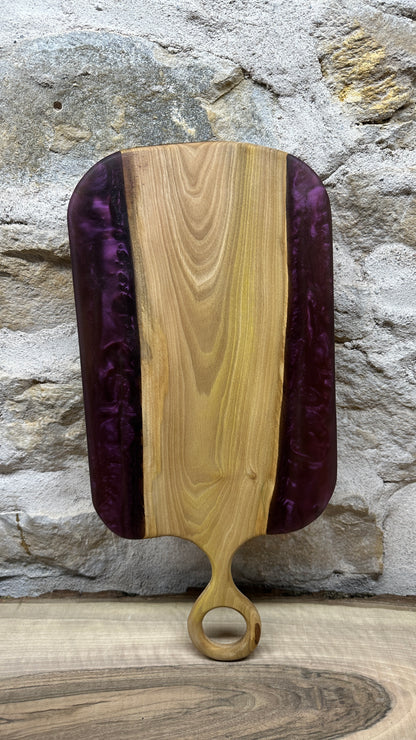 Planches apéritives en noyer / résine époxy