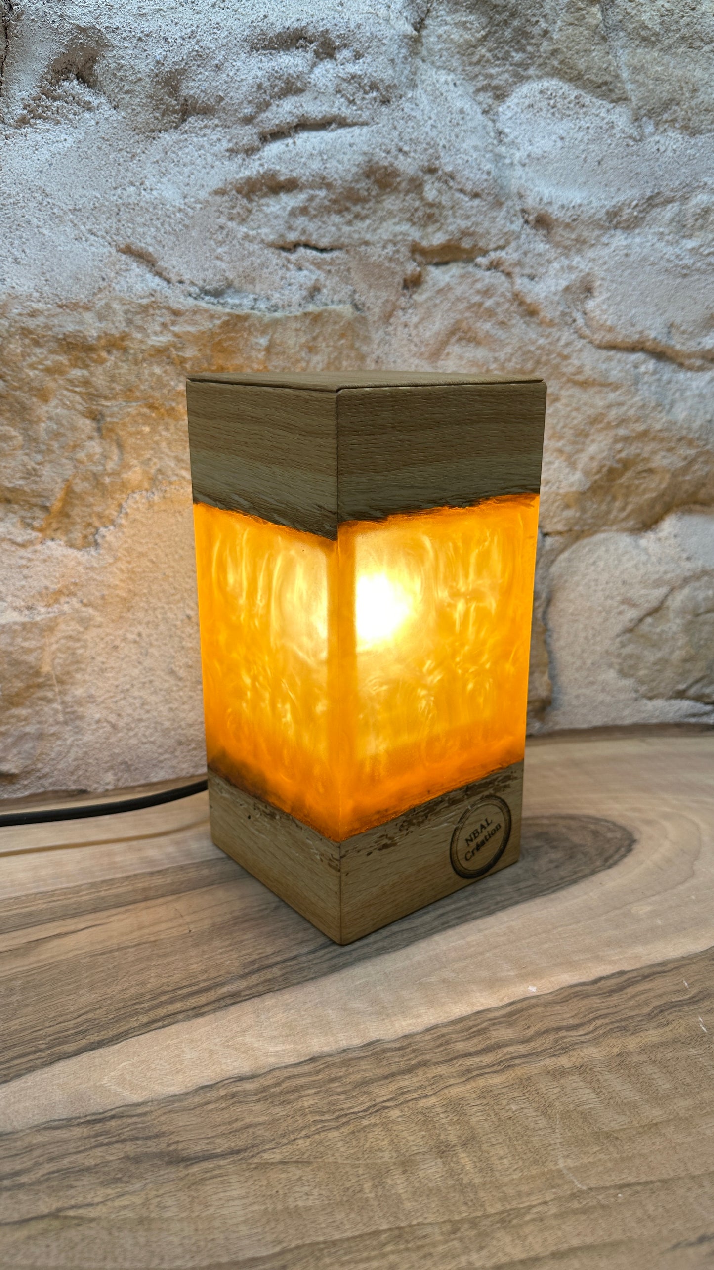 Lampe chêne/résine époxy