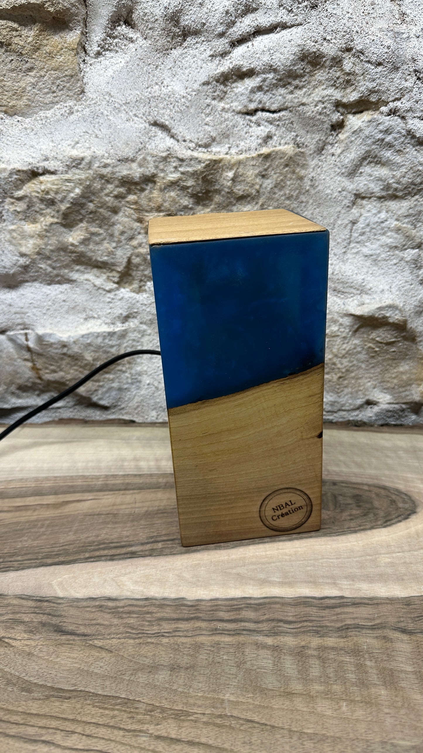 Lampe noyer/résine époxy