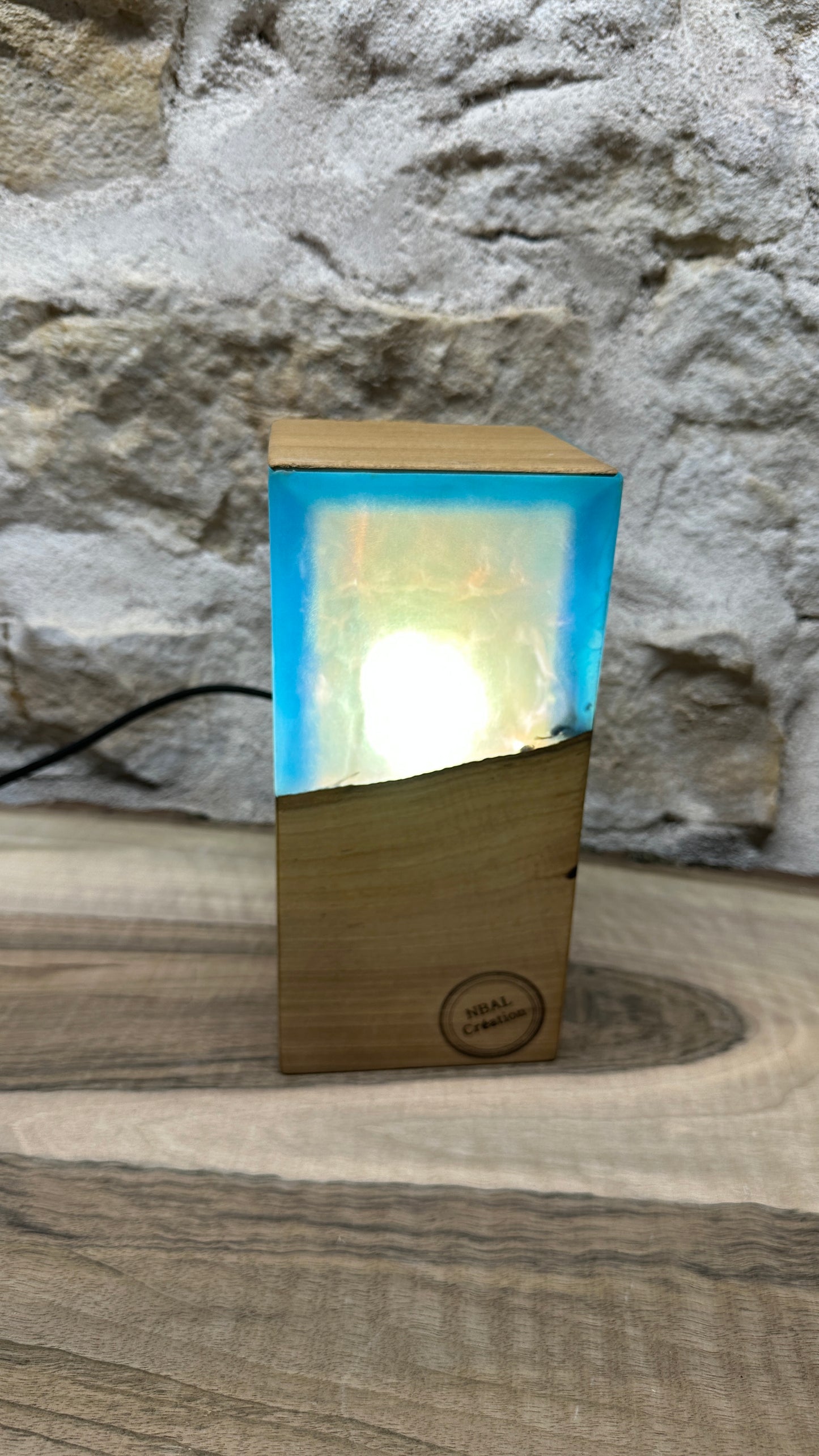 Lampe noyer/résine époxy