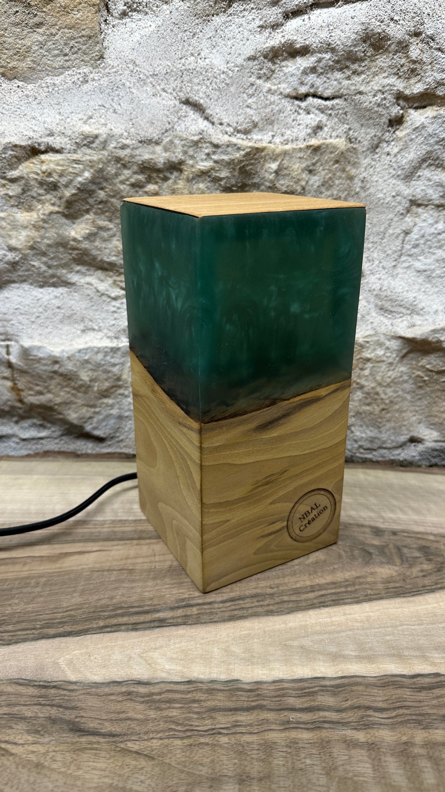Lampe noyer/résine époxy