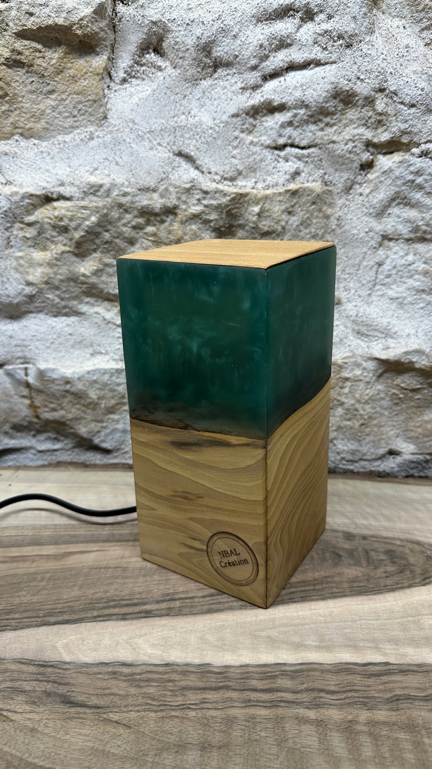 Lampe noyer/résine époxy