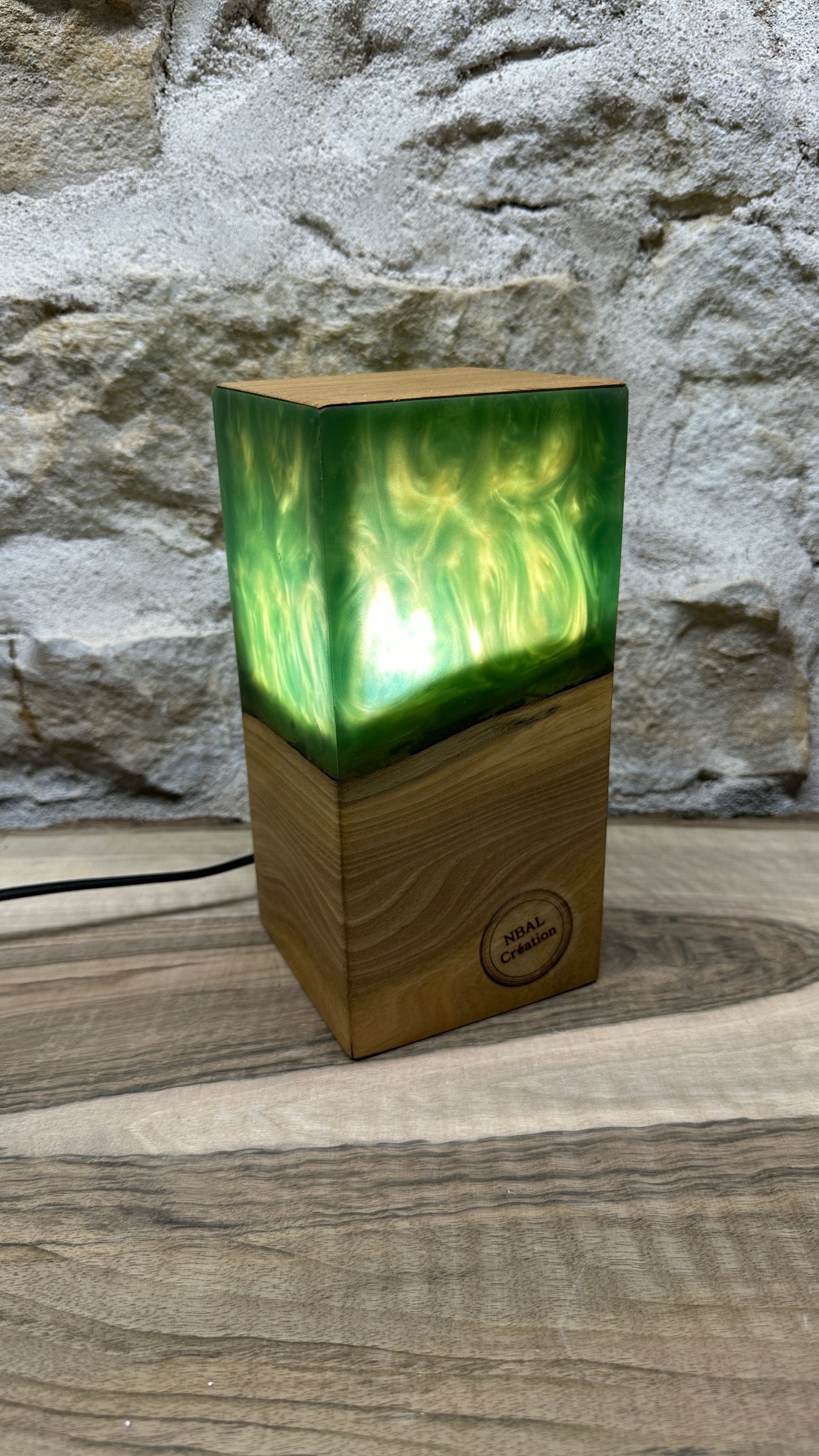 Lampe noyer/résine époxy
