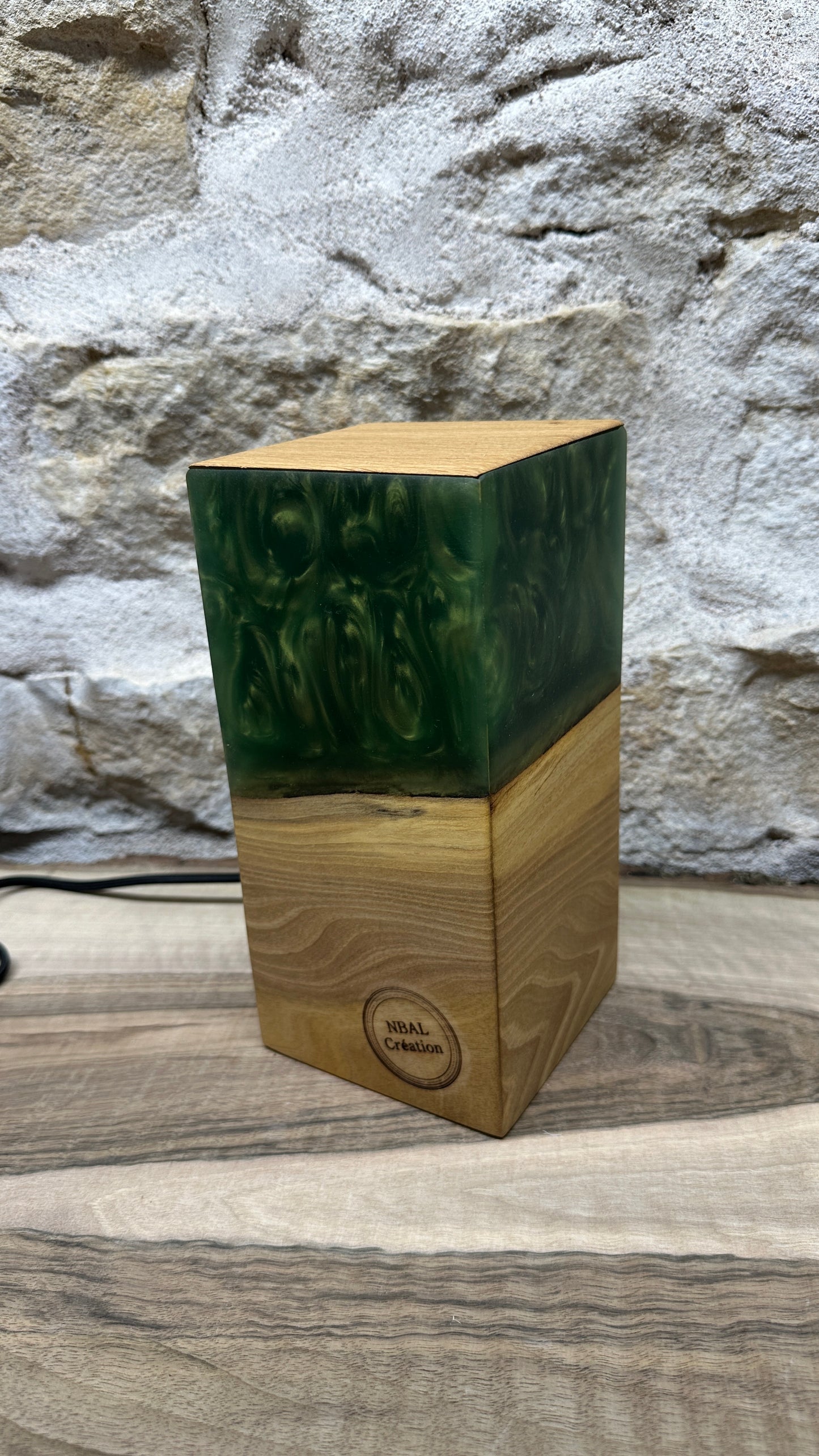 Lampe noyer/résine époxy
