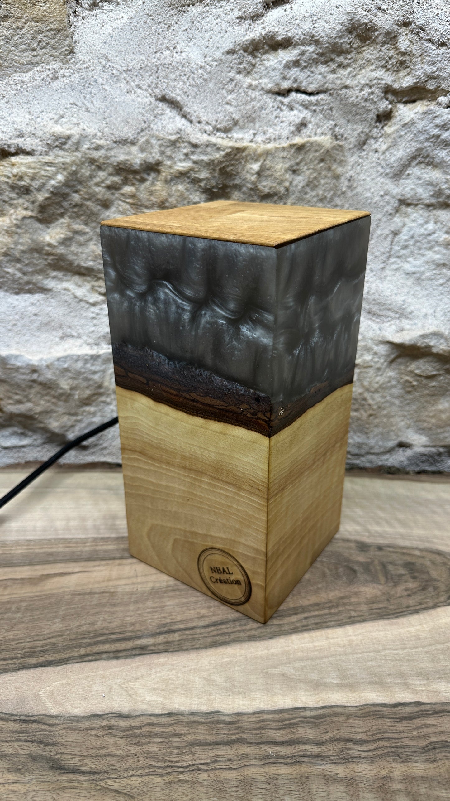 Lampe noyer/résine époxy