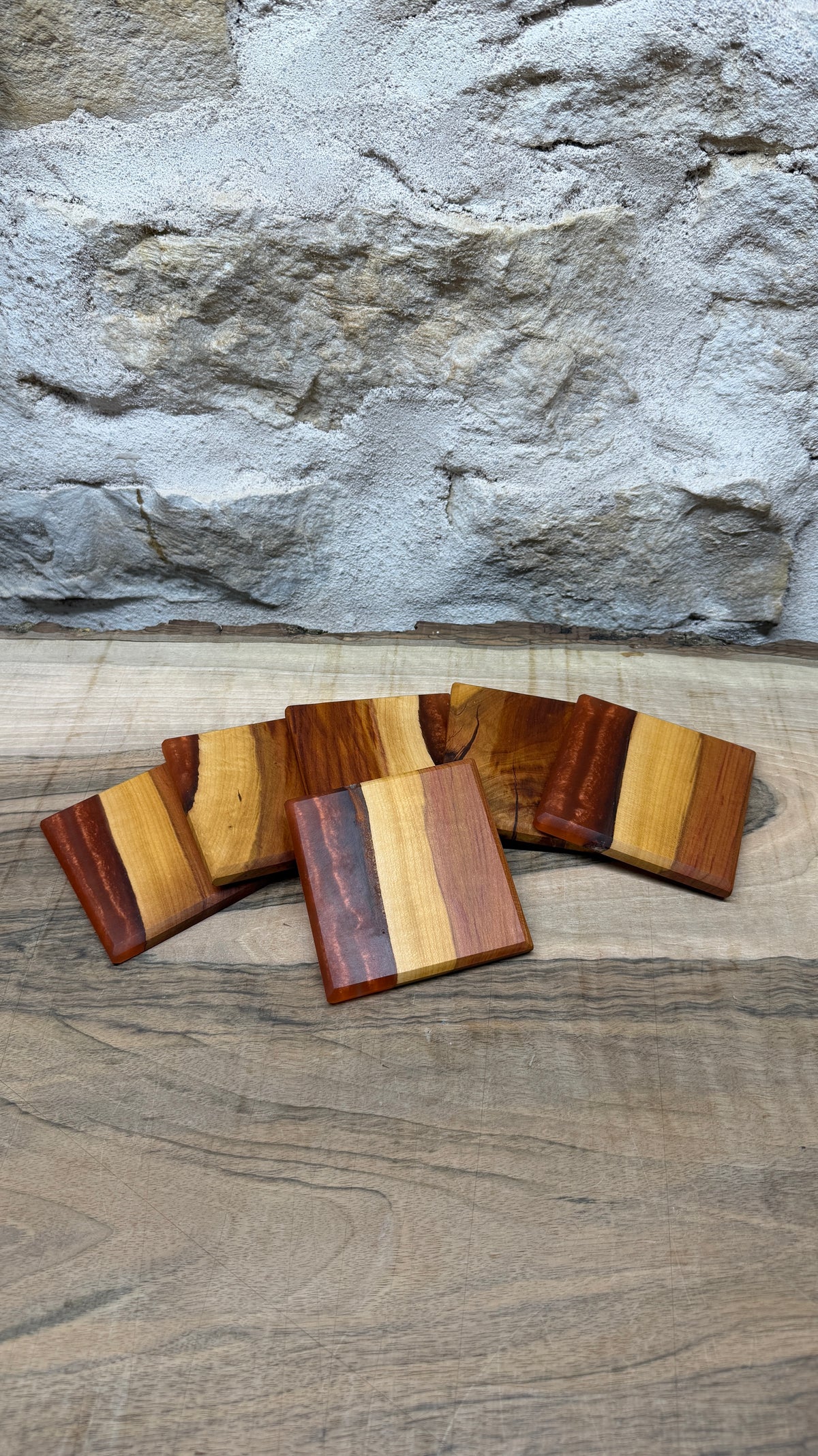 Lot de 6 dessous de verres en prunier et résine époxy