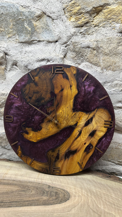 horloge en murier et résine époxy