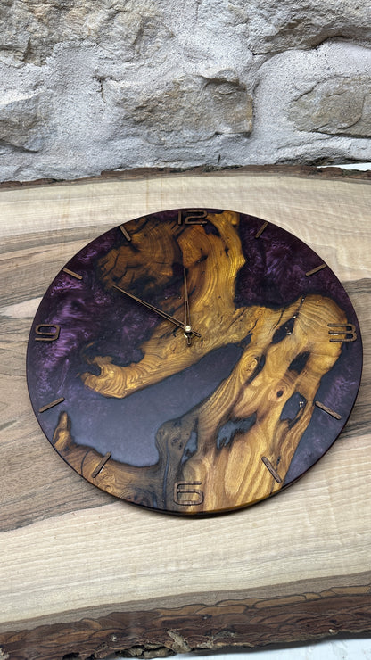 horloge en murier et résine époxy