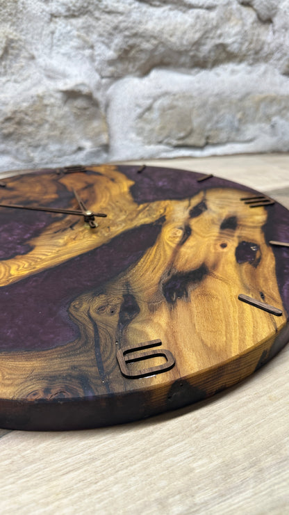 horloge en murier et résine époxy