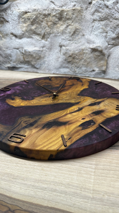 horloge en murier et résine époxy