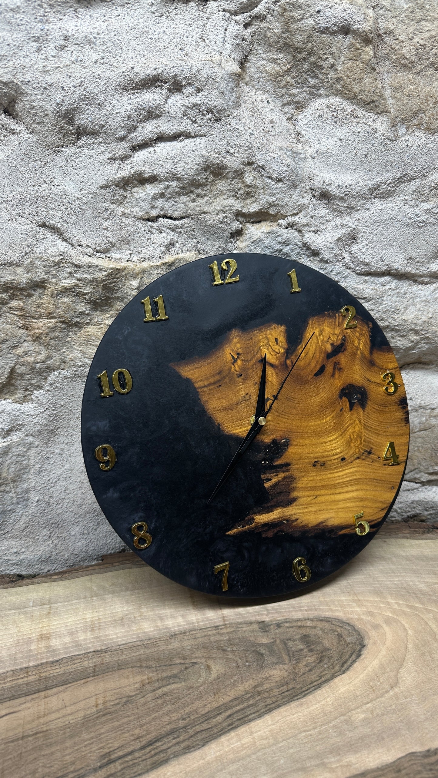 horloge en murier et résine époxy